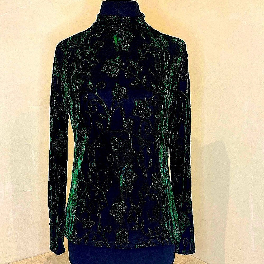 Elegant Green Rose Print Mock Neck Blouse – Long Sleeve Size 8-10 M/L. NWOT